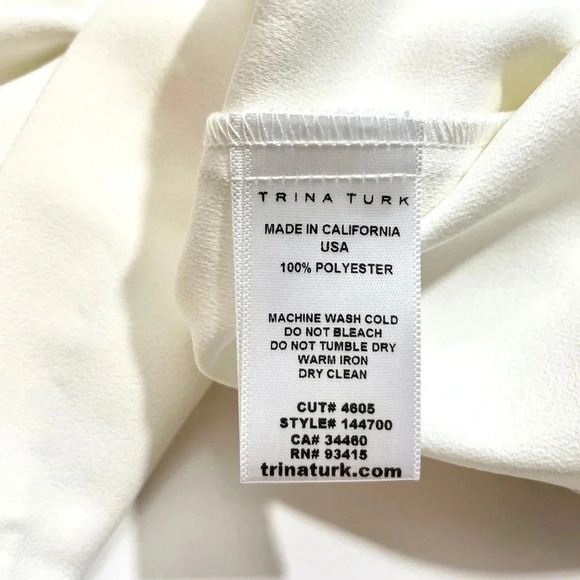 NWT Trina Turk Split Neck Cropped Blouse - Picture 3 of 4